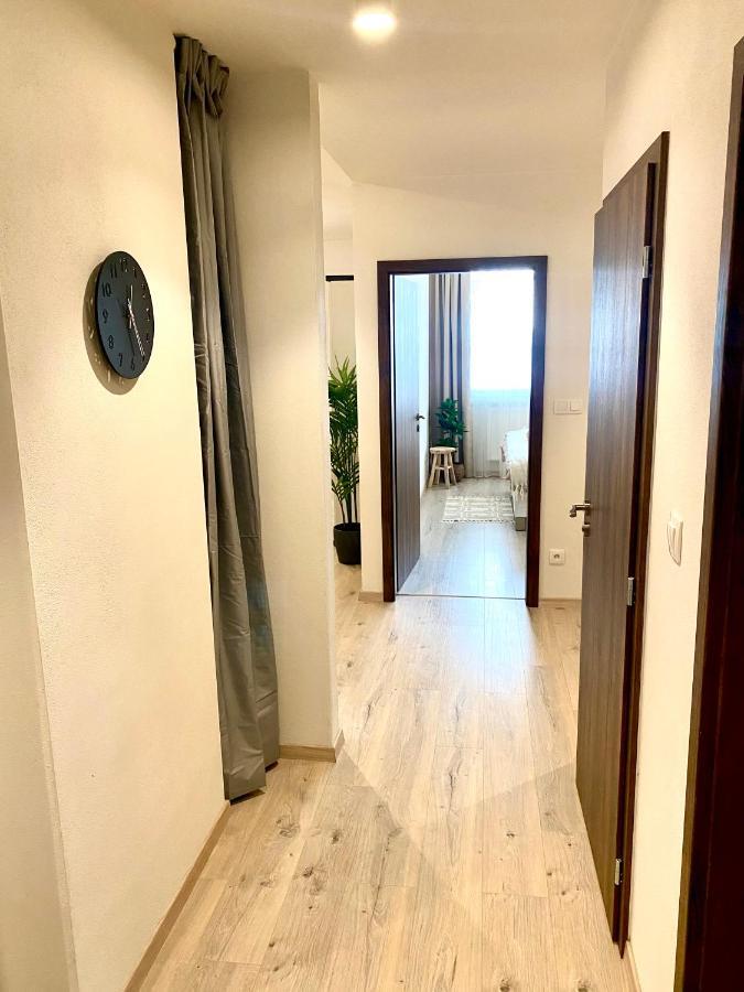 The Elite Suite Downtown A/C & Garage Parking Братислава Екстериор снимка