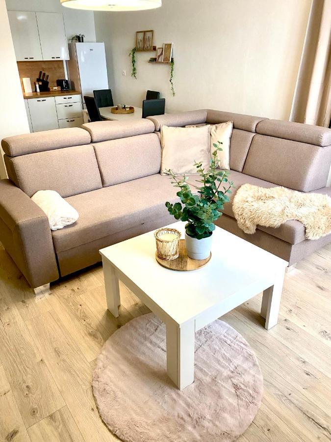 The Elite Suite Downtown A/C & Garage Parking Братислава Екстериор снимка