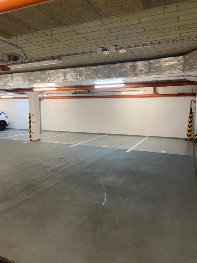 The Elite Suite Downtown A/C & Garage Parking Братислава Екстериор снимка